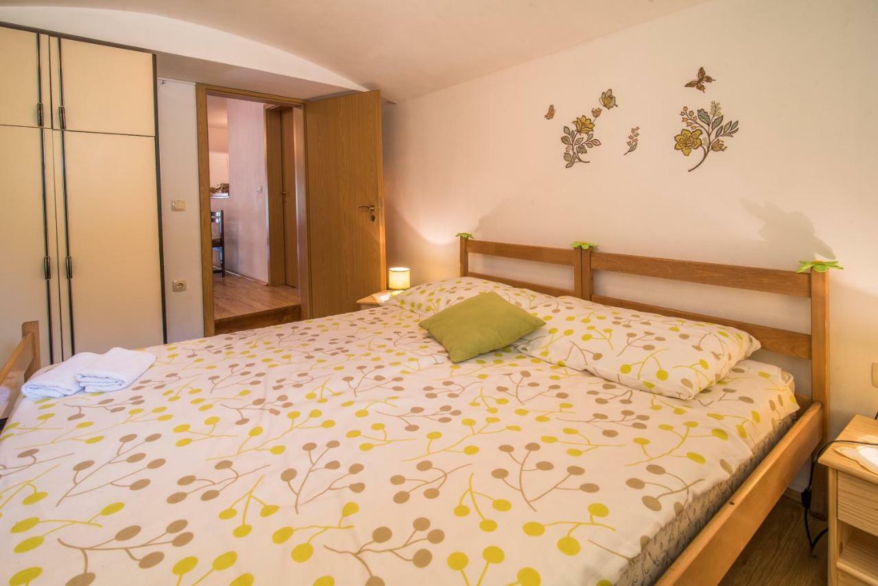 Apartmani Marija Malinska Buitenkant foto