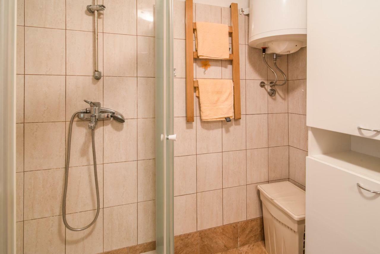Apartmani Marija Malinska Buitenkant foto