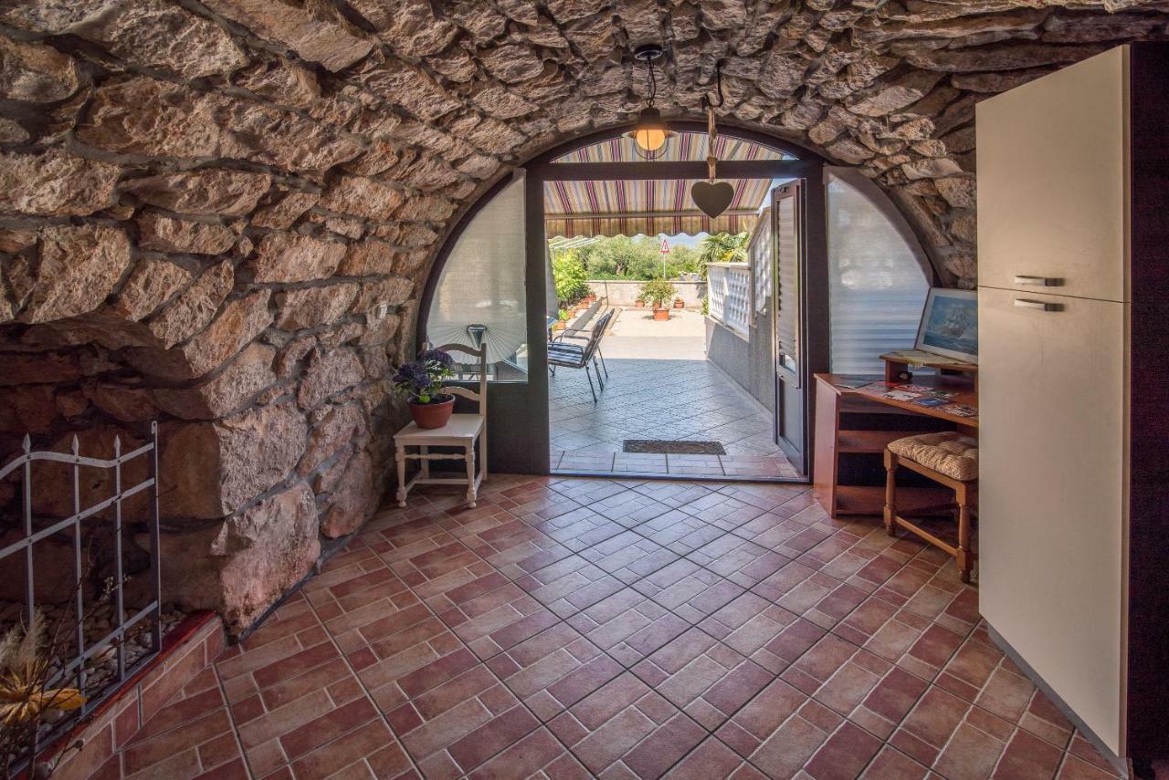 Apartmani Marija Malinska Buitenkant foto