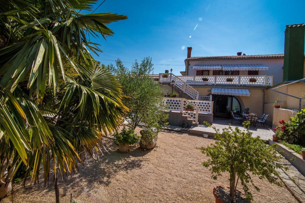 Apartmani Marija Malinska Buitenkant foto