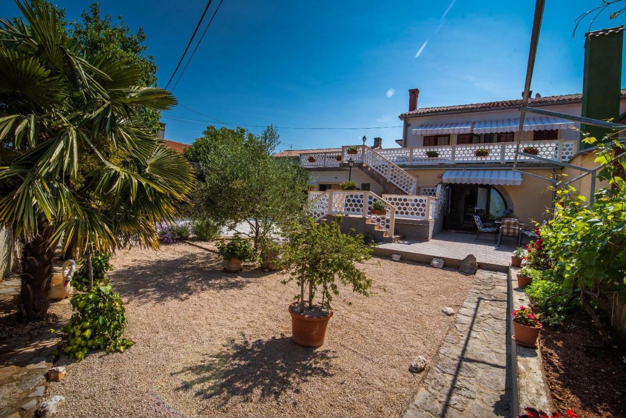 Apartmani Marija Malinska Buitenkant foto